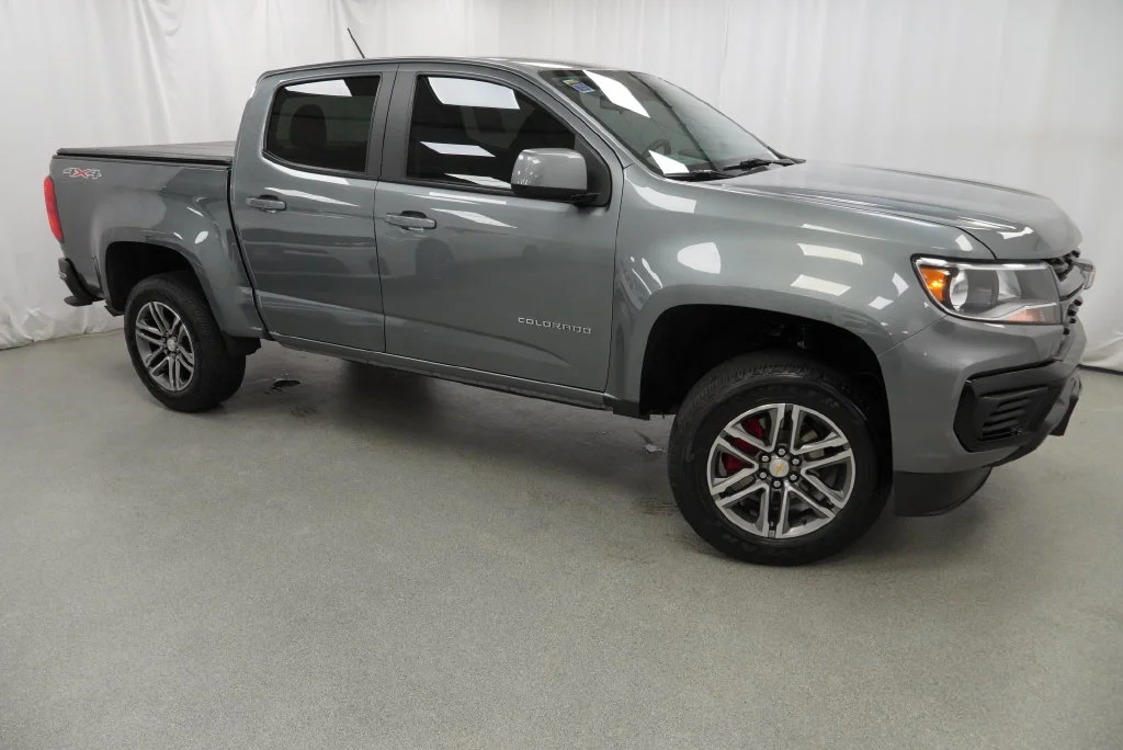 Used 2022 Gray Chevrolet Work Truck image 13