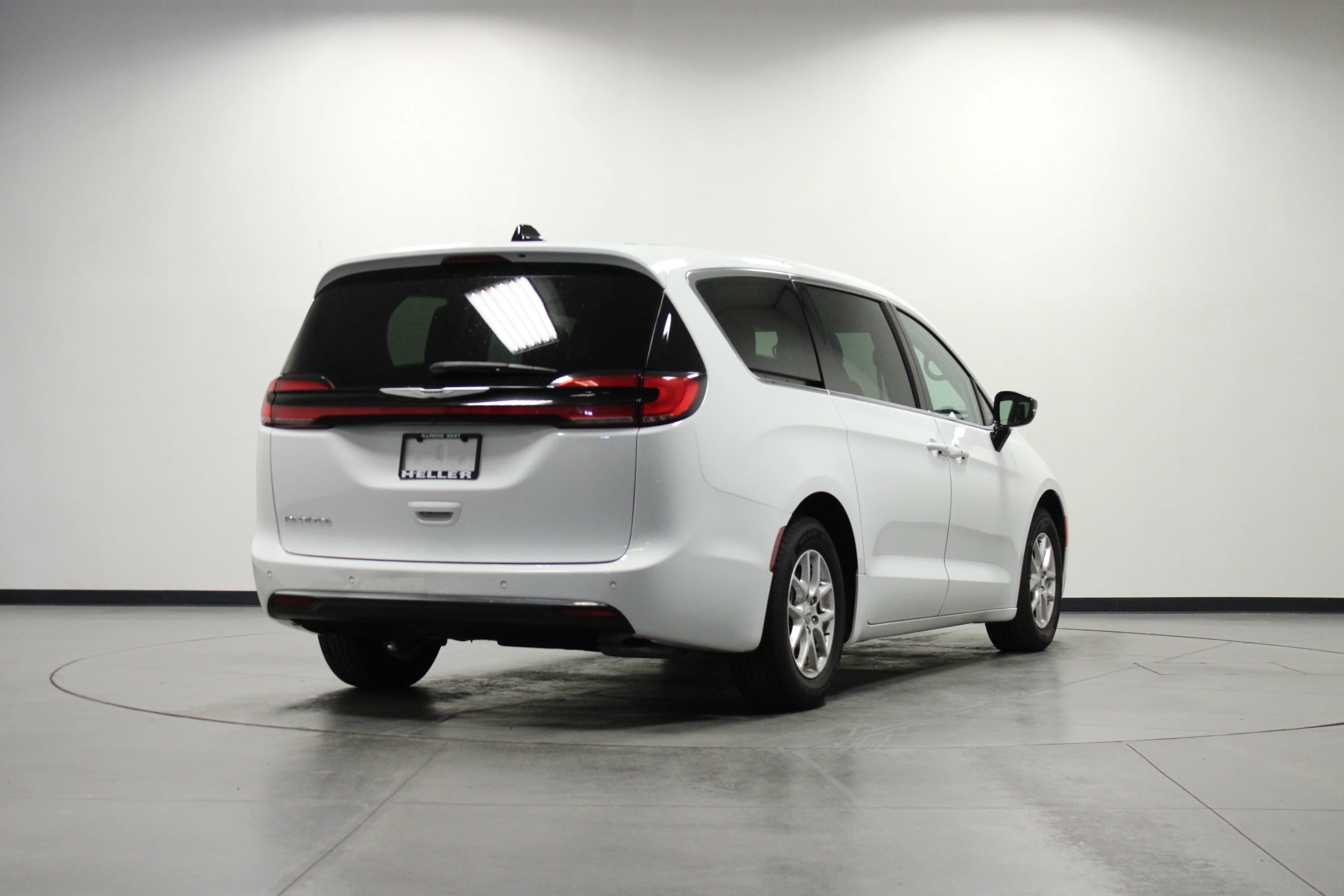 Used 2024 Bright White Clearcoat Chrysler Touring L image 4
