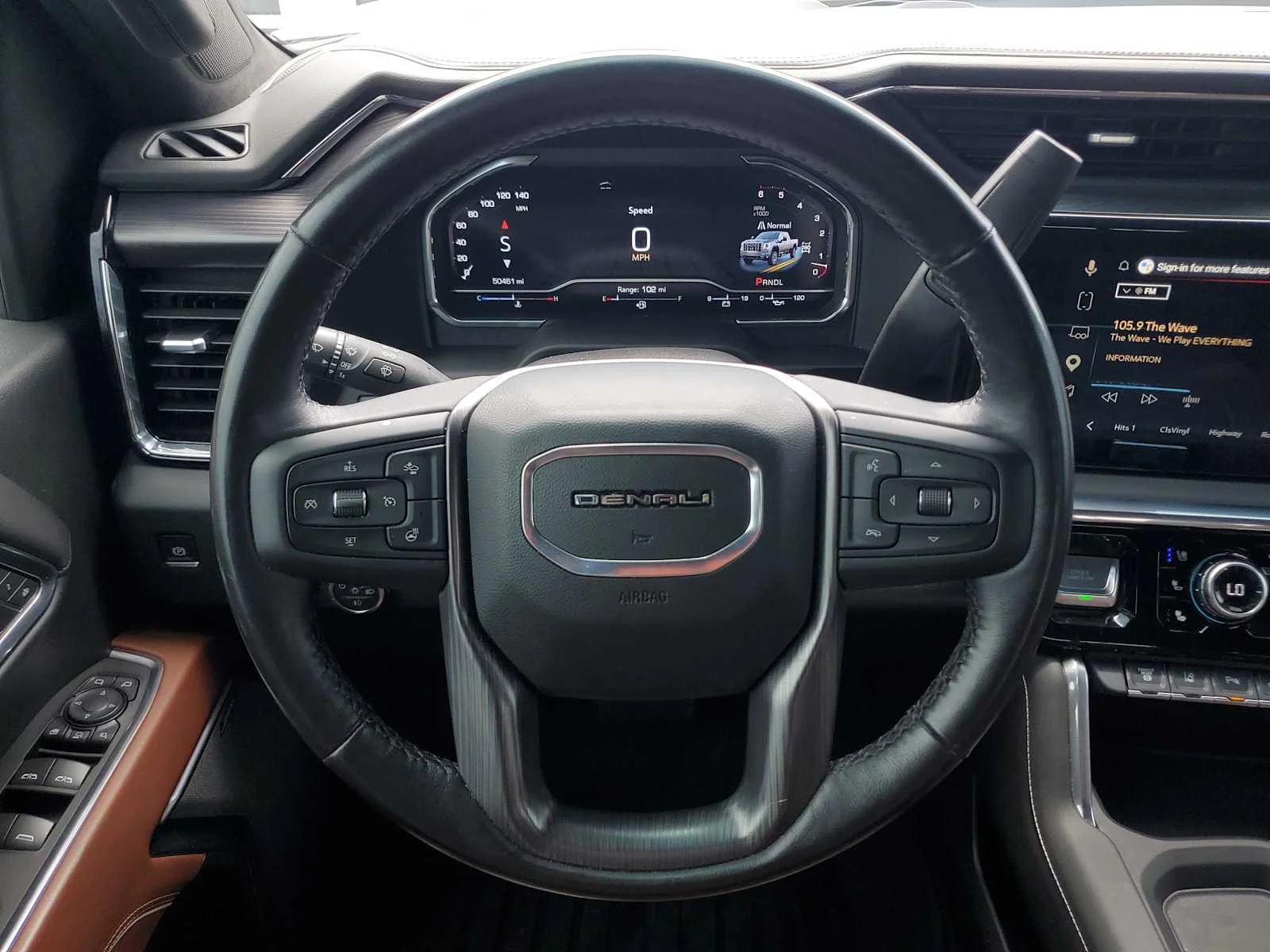 Used 2025 White Frost Tricoat GMC Denali Ultimate image 16