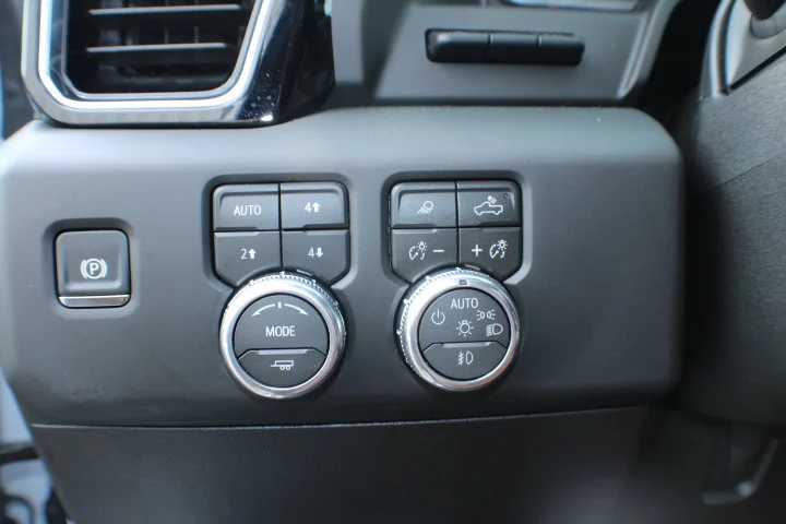 Certified Used 2026 Glacier White Tricoat GMC Denali Ultimate image 7
