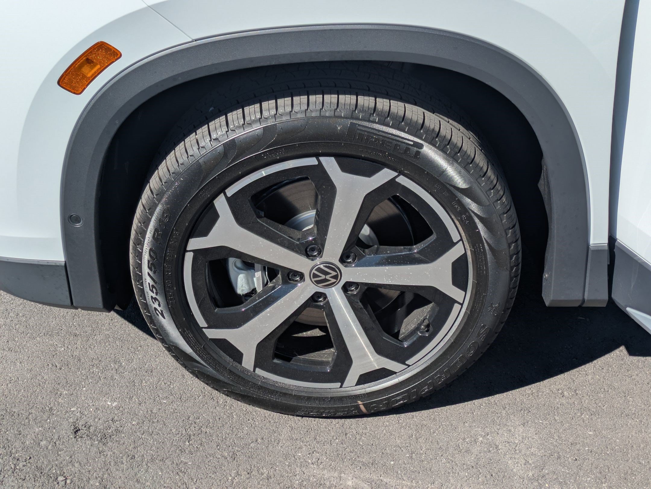 New 2026 Pure White Volkswagen SE image 15