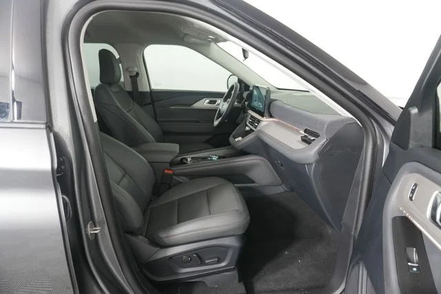 New 2026 Carbonized Gray Metallic Ford Active image 30
