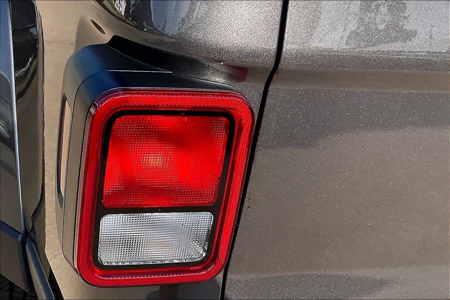 New 2026 Granite Crystal Metallic Clear-Coat Exterior Paint Jeep Sport S image 14