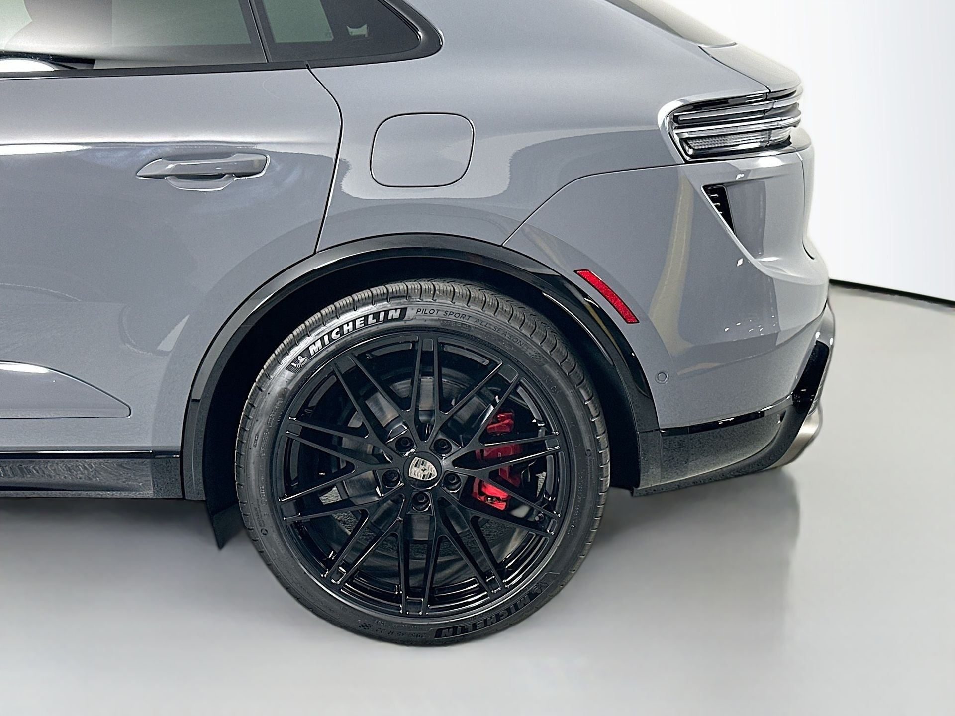 Used 2025 Gray Porsche Turbo image 12