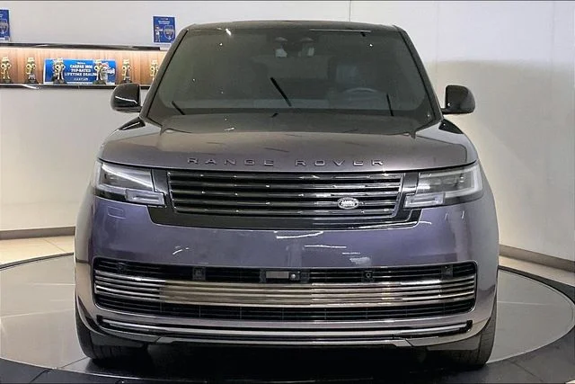 Used 2024 Gray Land Rover SV image 2