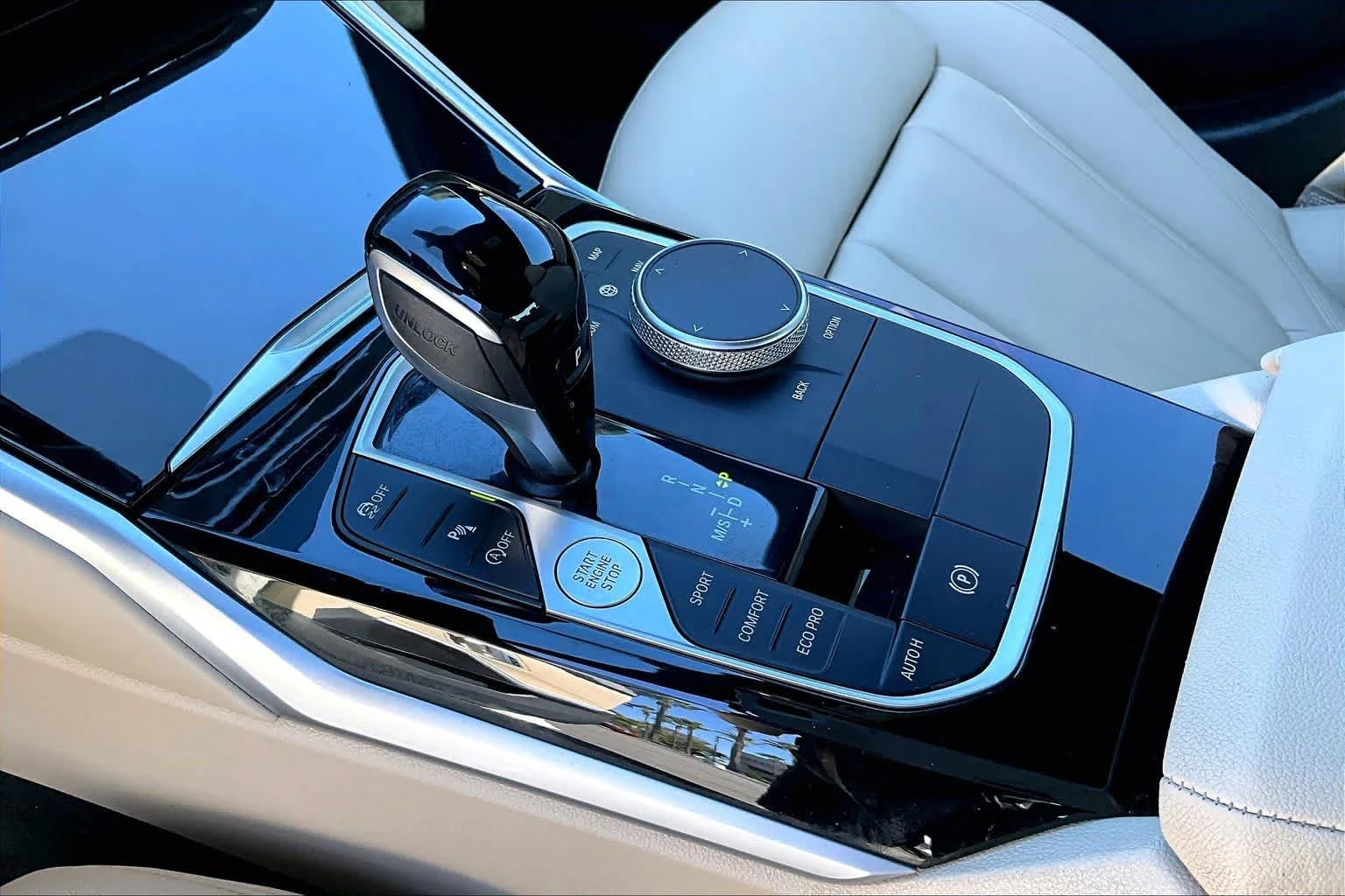 Used 2019 Alpine White BMW 330i image 15