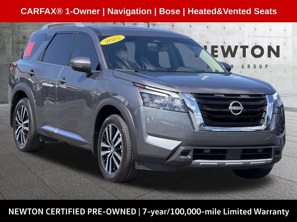 2025 Nissan Pathfinder Platinum 2WD's photo