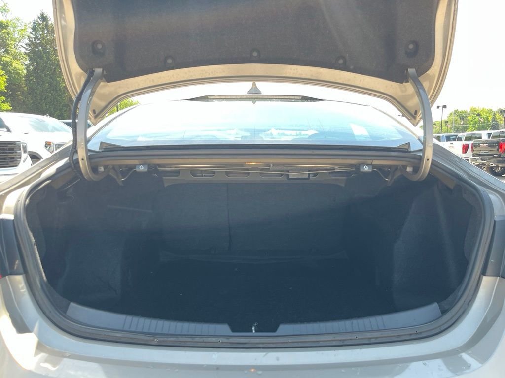 Used 2022 Mineral Gray Metallic Chevrolet LT image 9