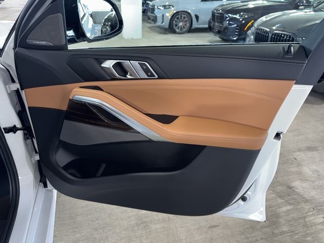 New 2027 Mineral White Metallic BMW xDrive40i image 8