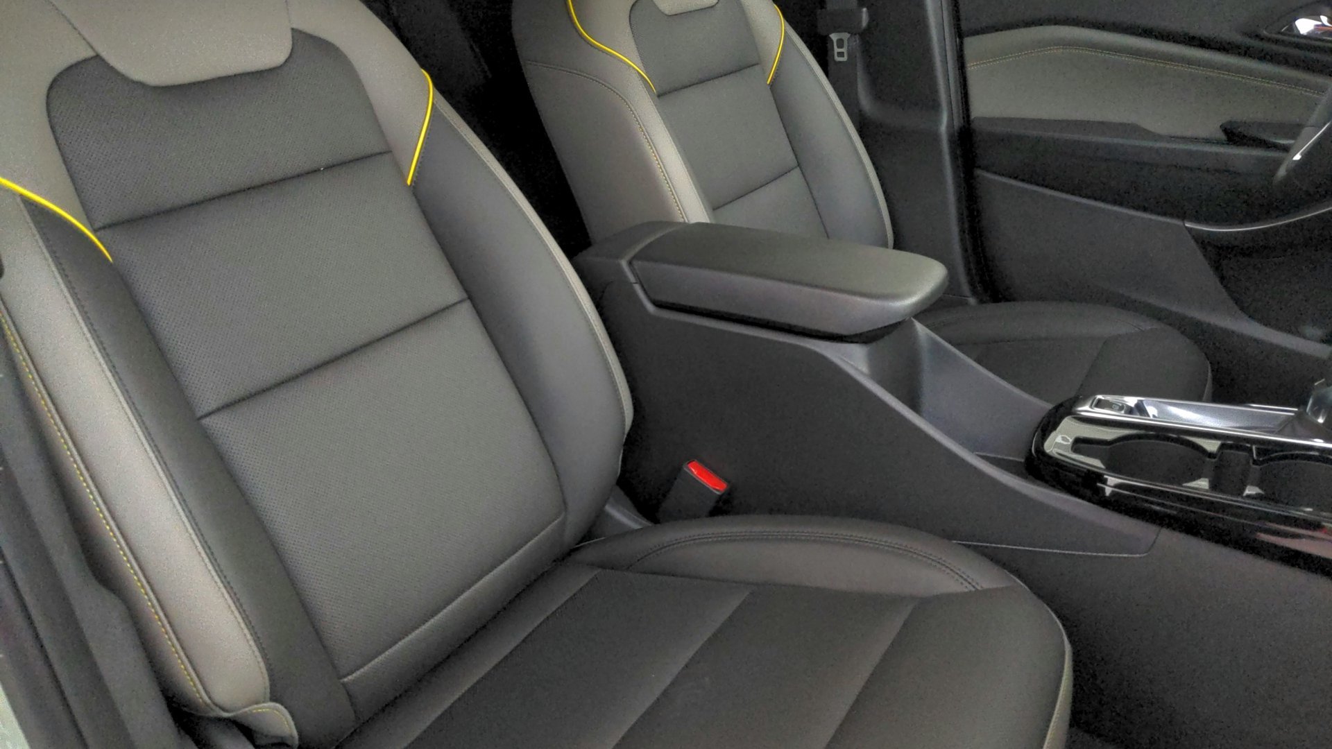 New 2026 Mosaic Black Metallic Chevrolet ACTIV image 19
