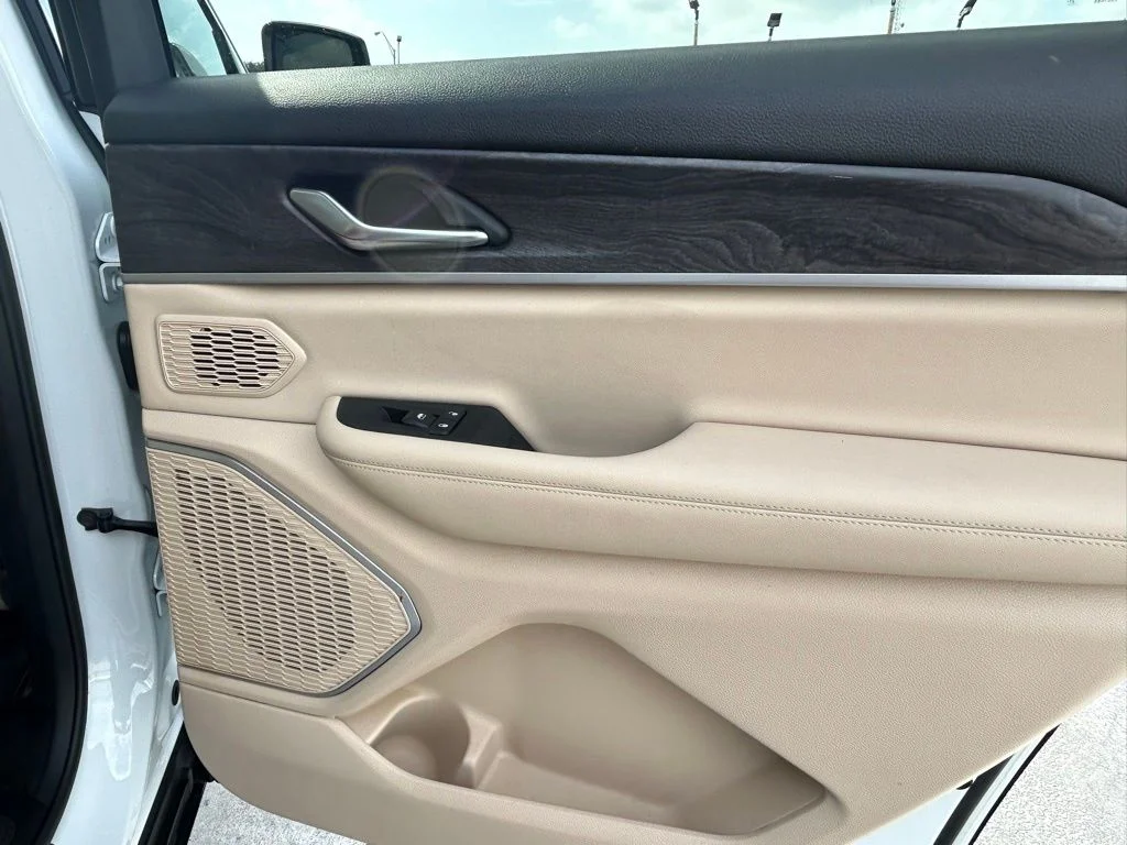 Certified Used 2022 White Jeep Limited image 34