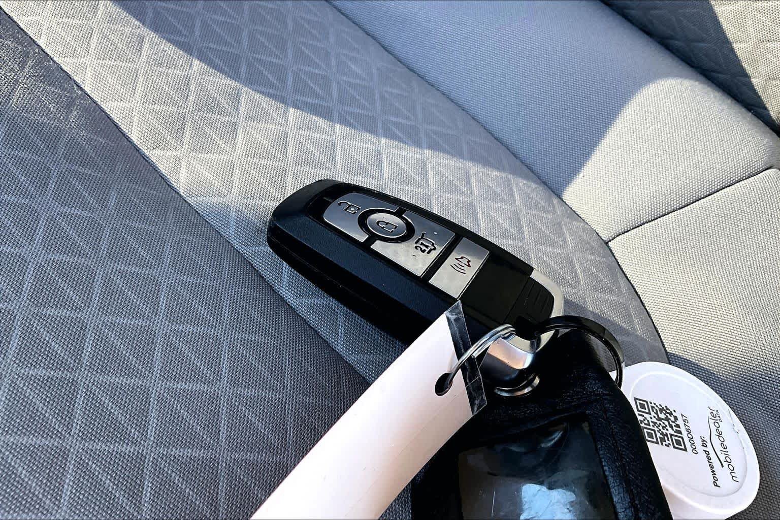 Used 2025 Agate Black Ford Active image 27