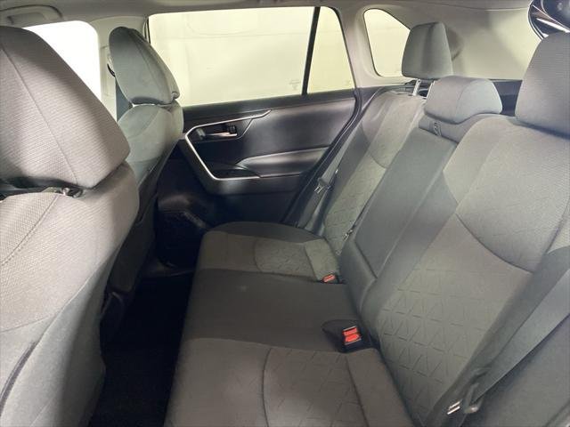 2020 Toyota RAV4 XLE - Photo 16