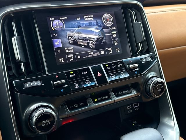 Used 2024 Gray Lexus 600 Luxury image 27
