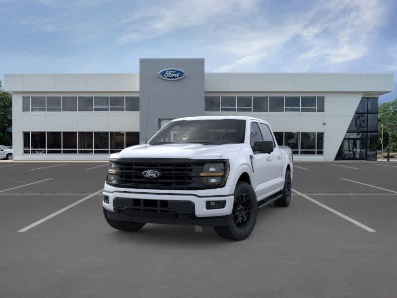 New 2026 Oxford White Ford XLT image 2