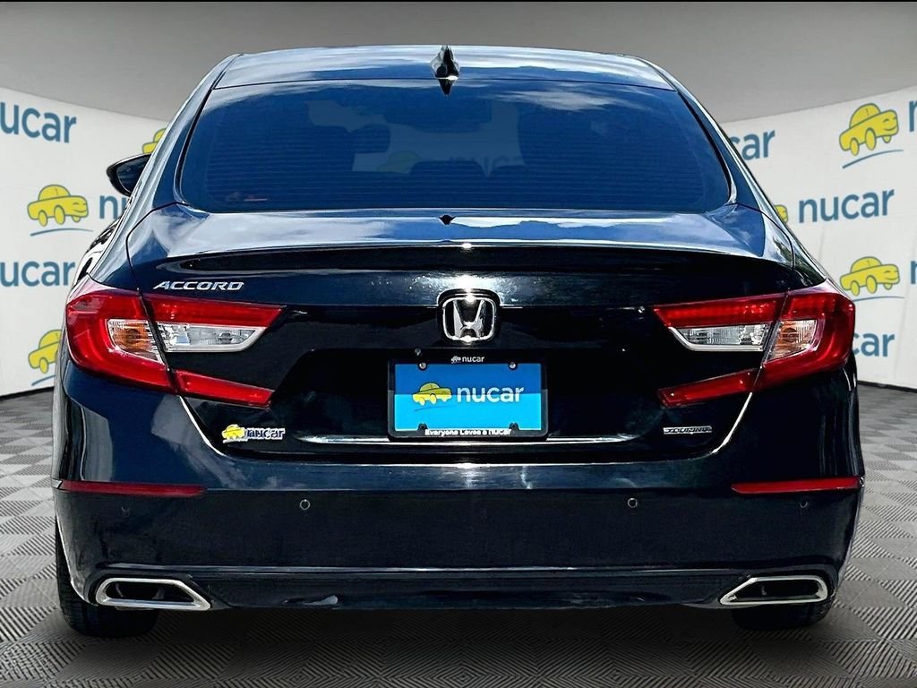 Used 2018 Black Honda Touring image 5