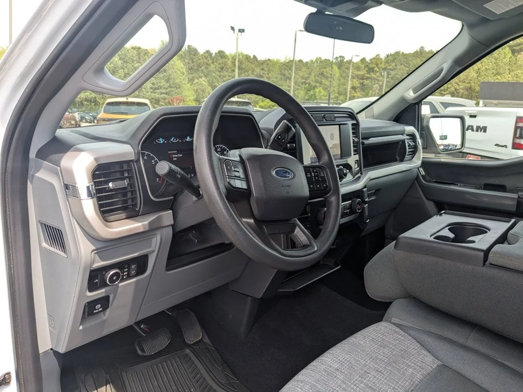 Used 2023  Ford XLT image 13