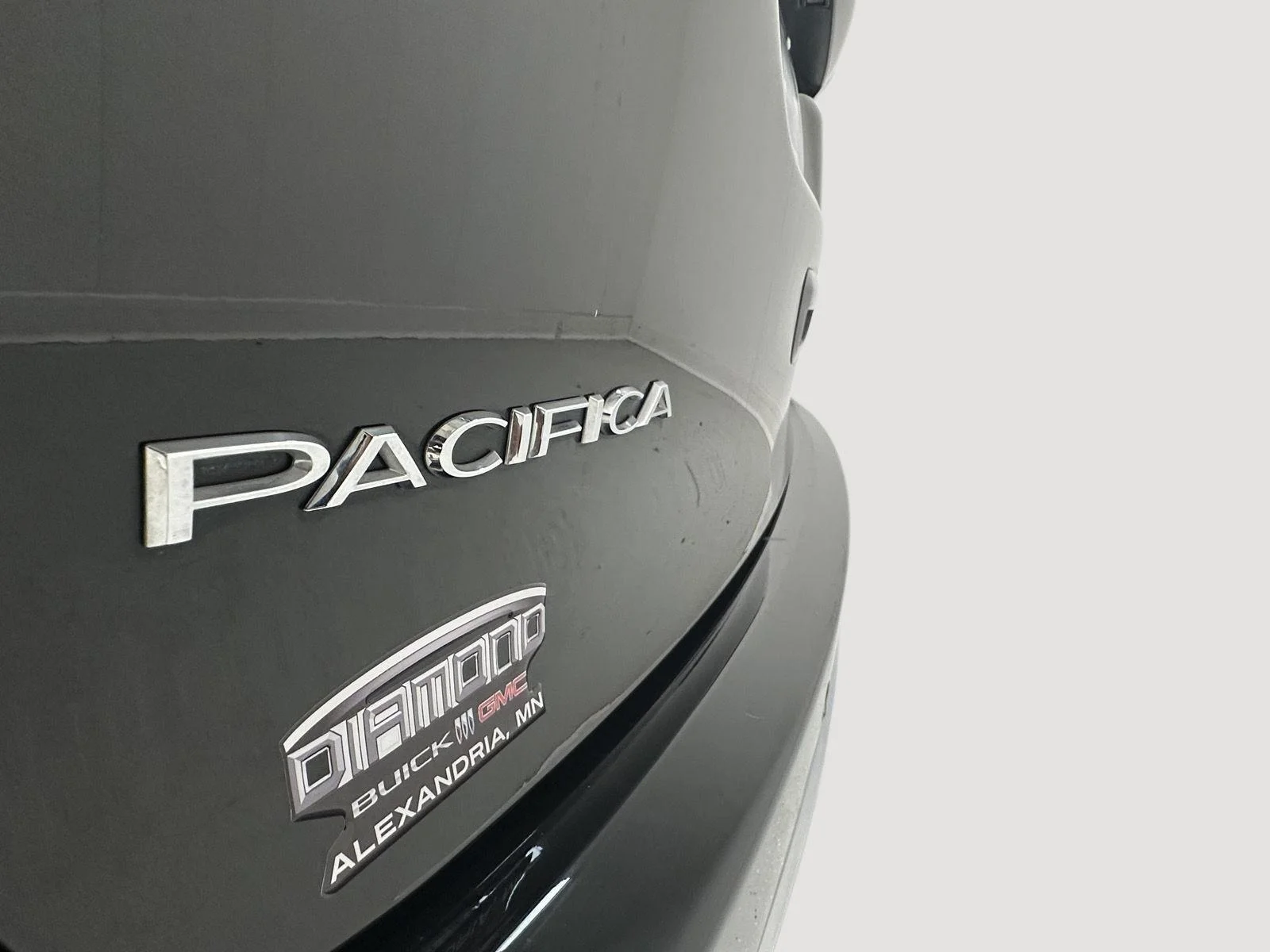Used 2025 Diamond Black Crystal Pearlcoat Chrysler Select image 28