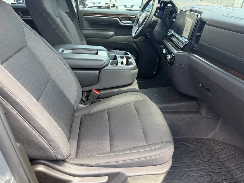 Used 2024 Sterling Metallic GMC Elevation image 21
