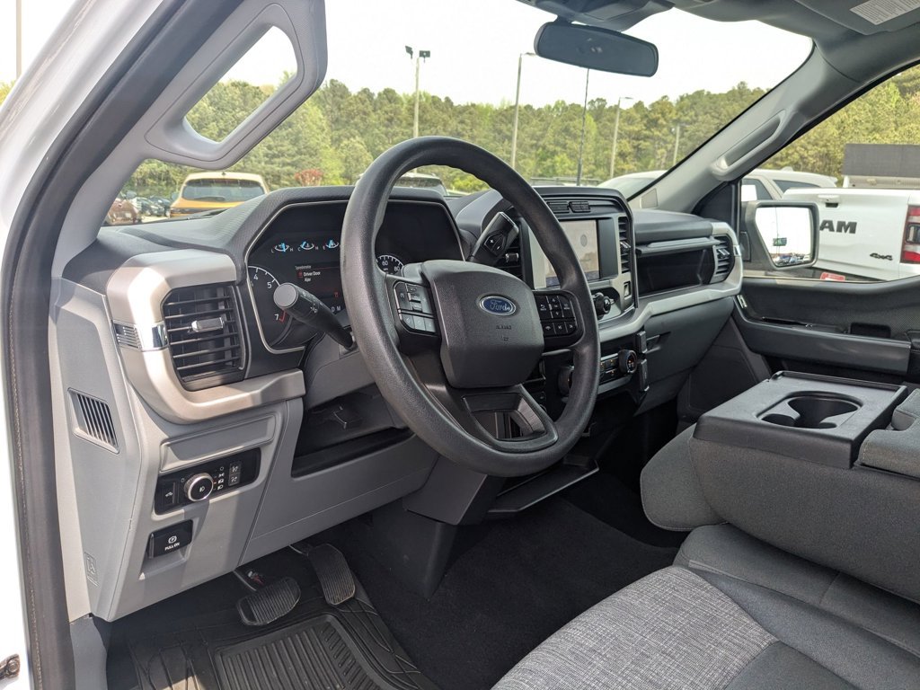 Used 2023  Ford XLT image 13