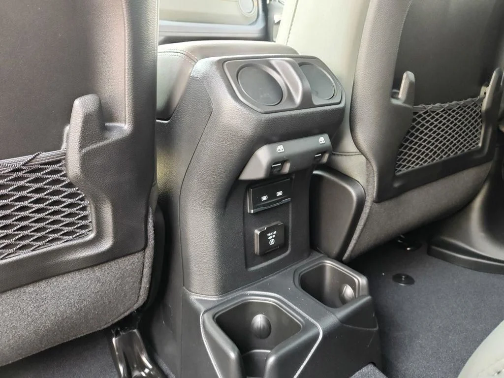 New 2026 Black Clear-Coat Exterior Paint Jeep Mojave X image 30