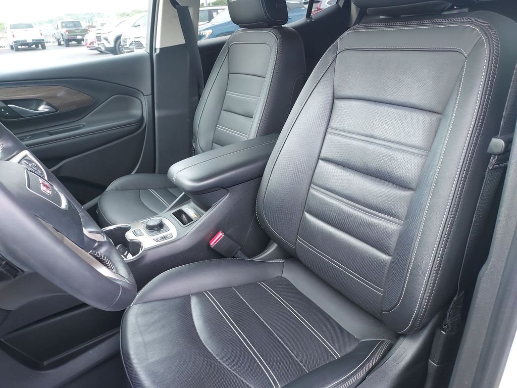 Used 2022 White GMC Denali image 17