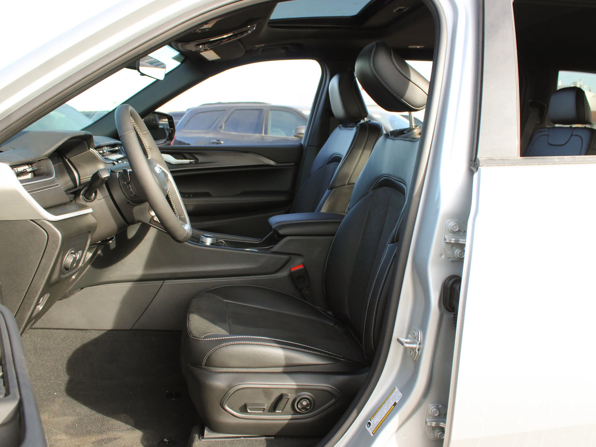 New 2025 Silver Jeep Altitude* 4x4, Sunroof, Trailer Tow Package, Heated Leather image 8