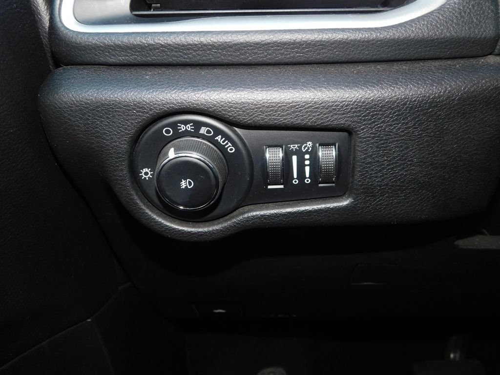 Used 2021 Black Chrysler Touring image 32