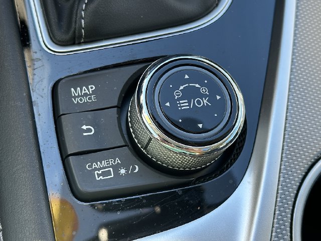 Used 2020 Silver INFINITI Sport image 29