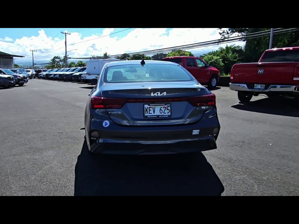 Used 2023 Gravity Gray Kia LXS image 7