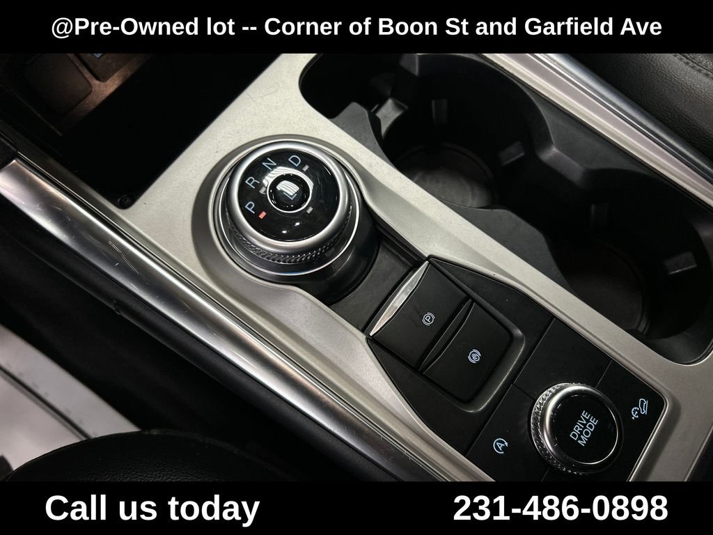 Used 2023 Silver Ford Limited image 25