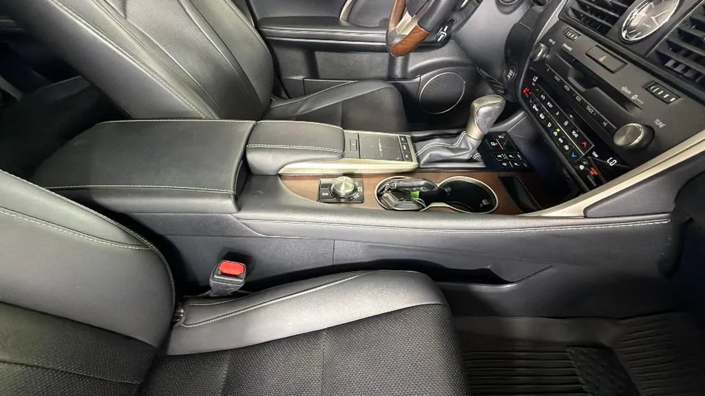 Used 2022 Black Lexus RX 350L image 39