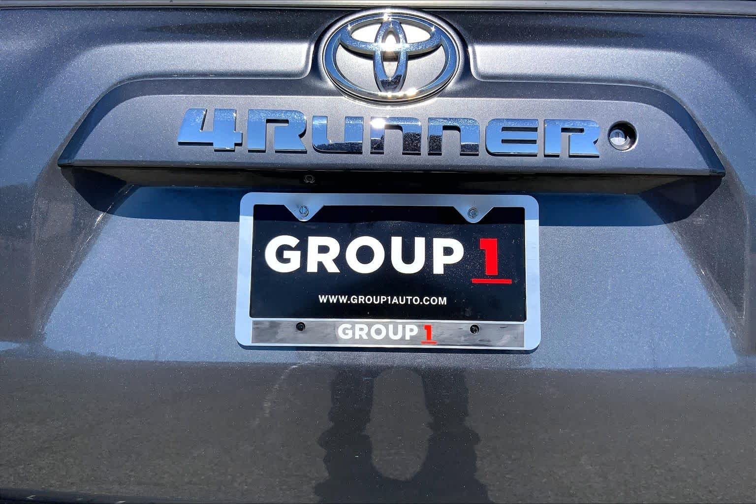Used 2018 Magnetic Gray Metallic Toyota SR5 Premium image 30