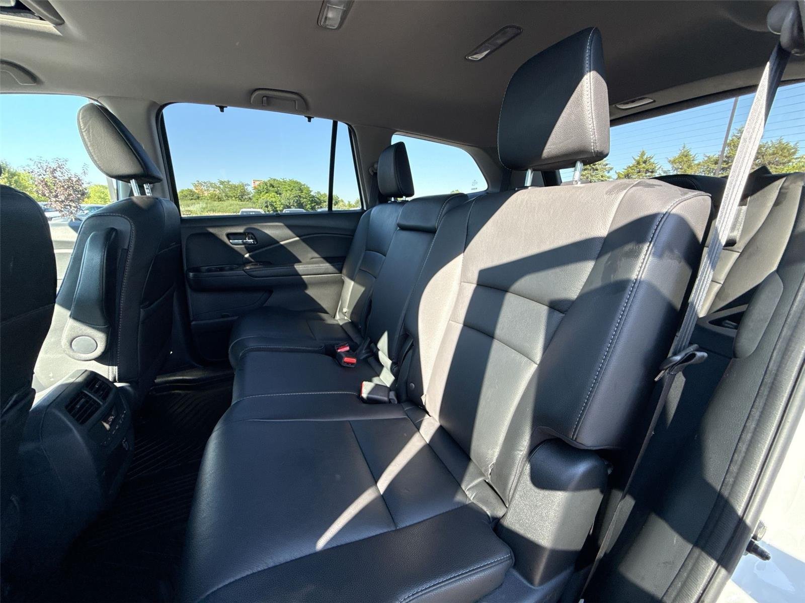 Used 2022 Platinum White Pearl Honda Special Edition image 16