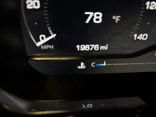 Used 2025 Silver GMC Elevation image 18