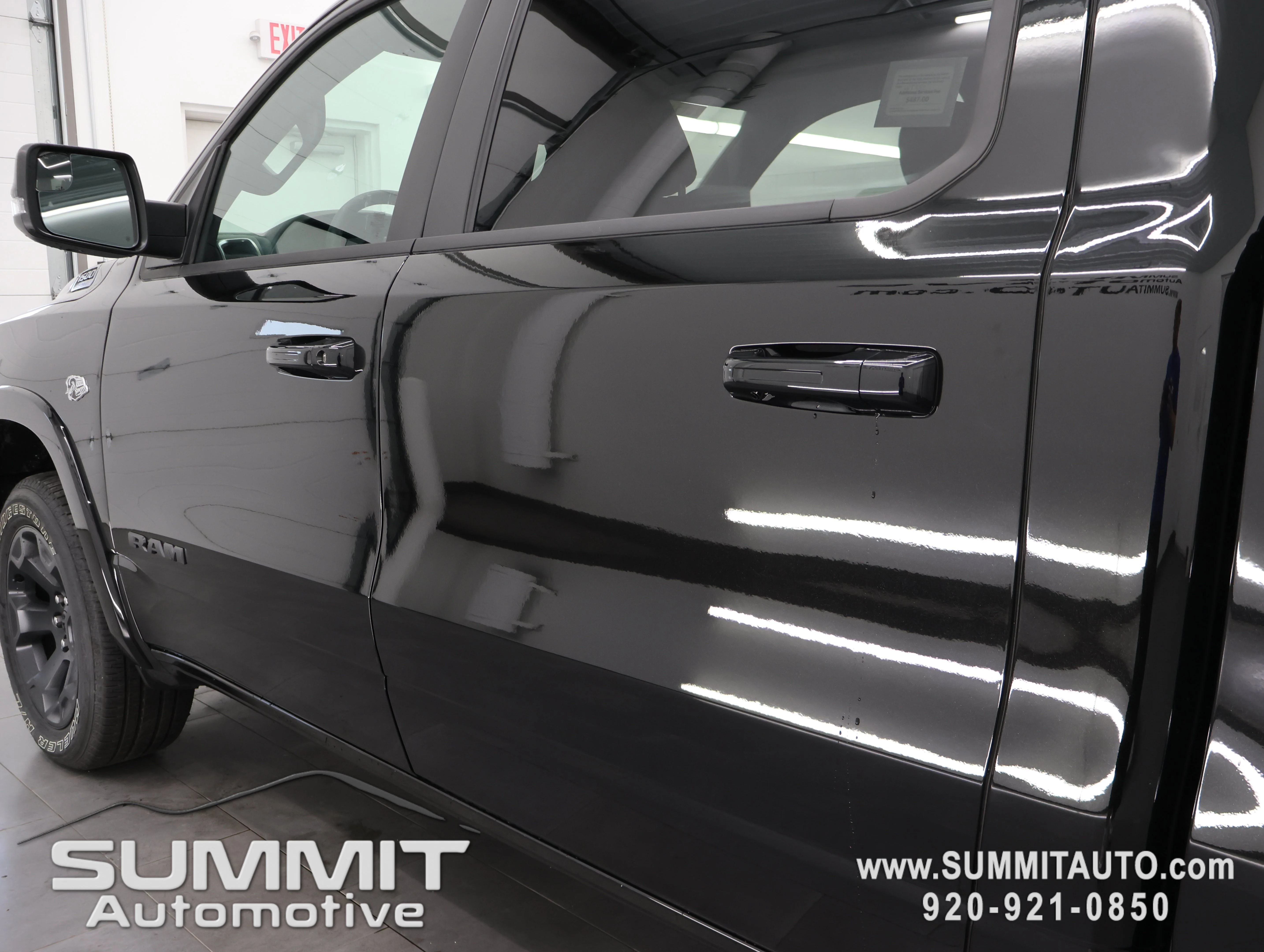 New 2026 Diamond Black Crystal Pearl-Coat Exterior Paint RAM Big Horn/Lone Star image 34