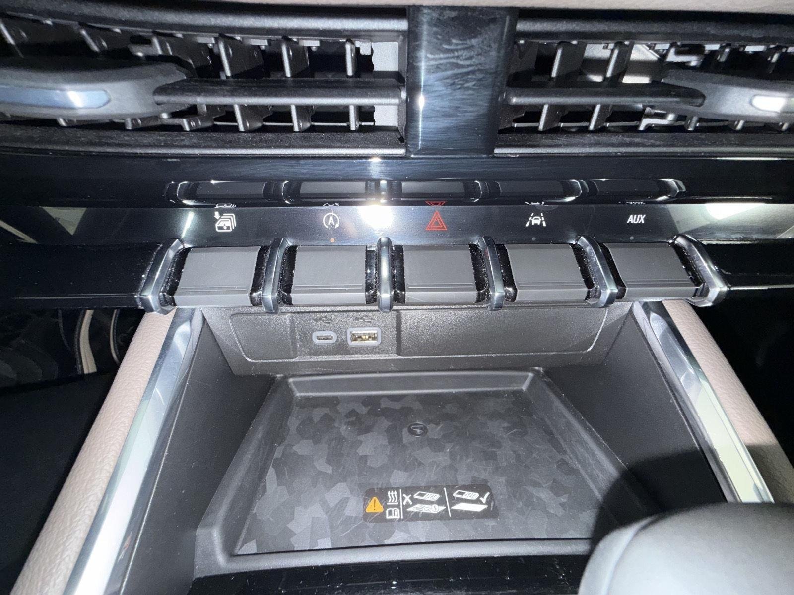 Used 2026 Glacier Metallic GMC 4WD Denali image 22