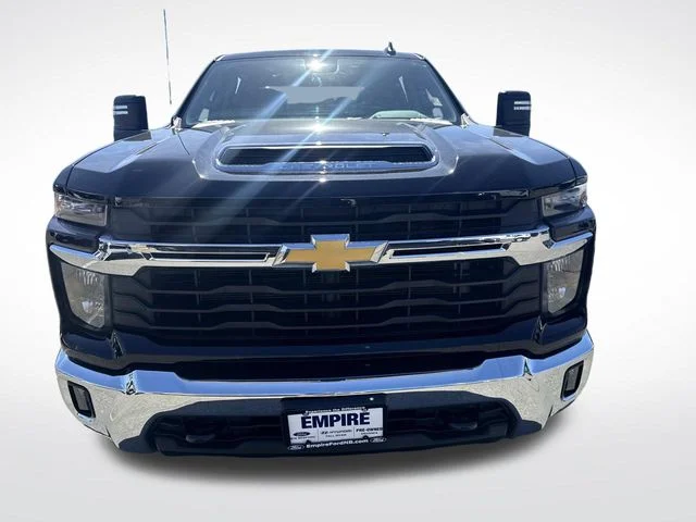 Used 2025 Black Chevrolet LT image 8