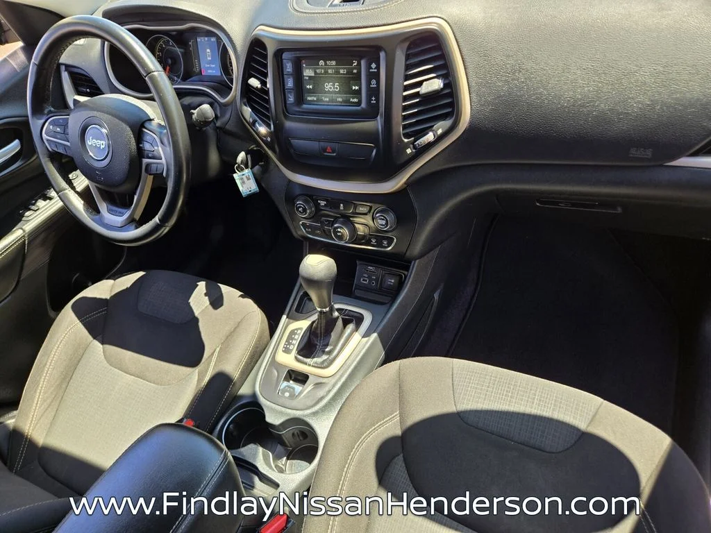 Used 2016 Black Jeep Latitude image 17