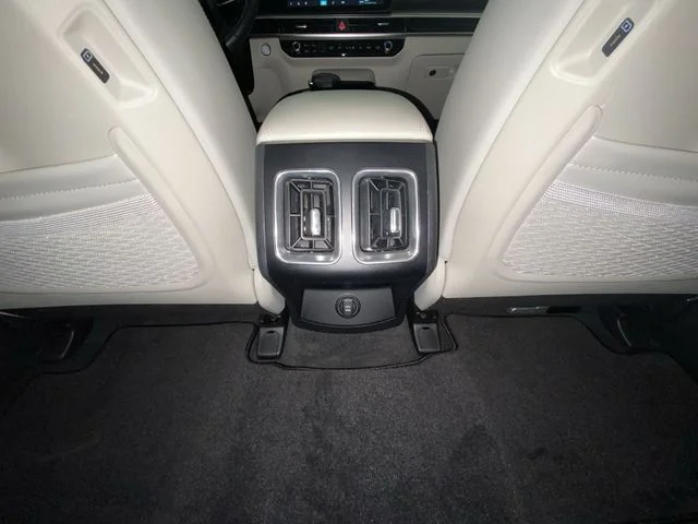 Used 2025 Black Kia S image 29