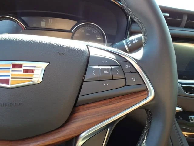 Used 2025 Stellar Black Metallic Cadillac Premium Luxury image 28