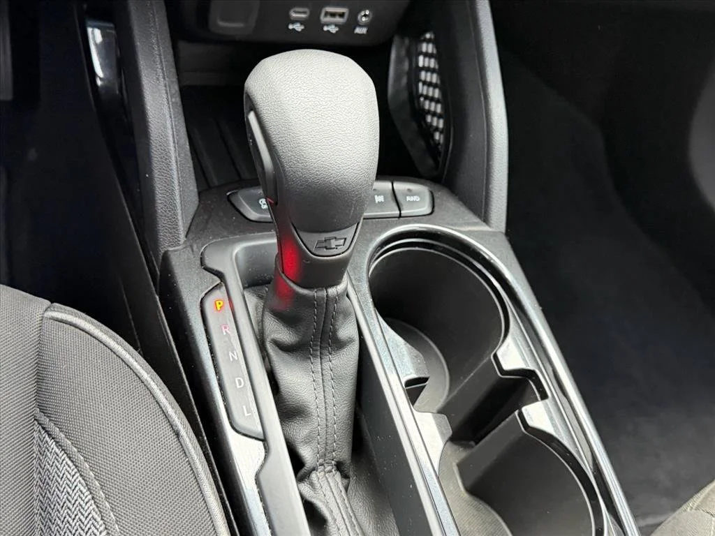 Used 2023 White Chevrolet LT image 25