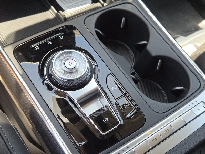 New 2026 Snow White Pearl Kia EX image 16