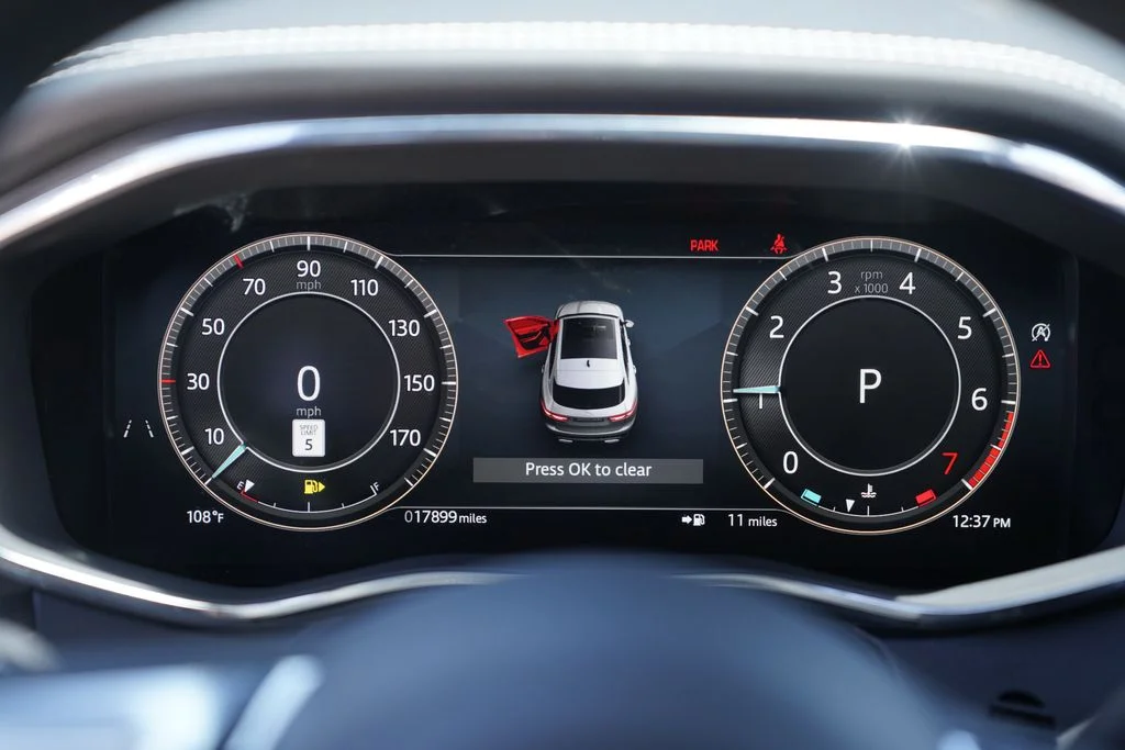 2026 Jaguar F-Pace R-Dynamic S - Photo 16