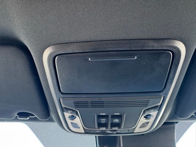 New 2026 Sonic Gray Pearl Honda Black Edition image 32