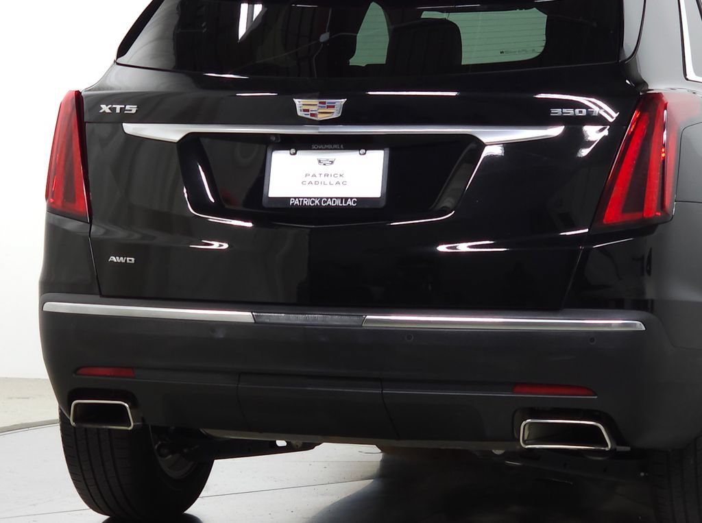 Used 2023 Stellar Black Metallic Cadillac Luxury image 7