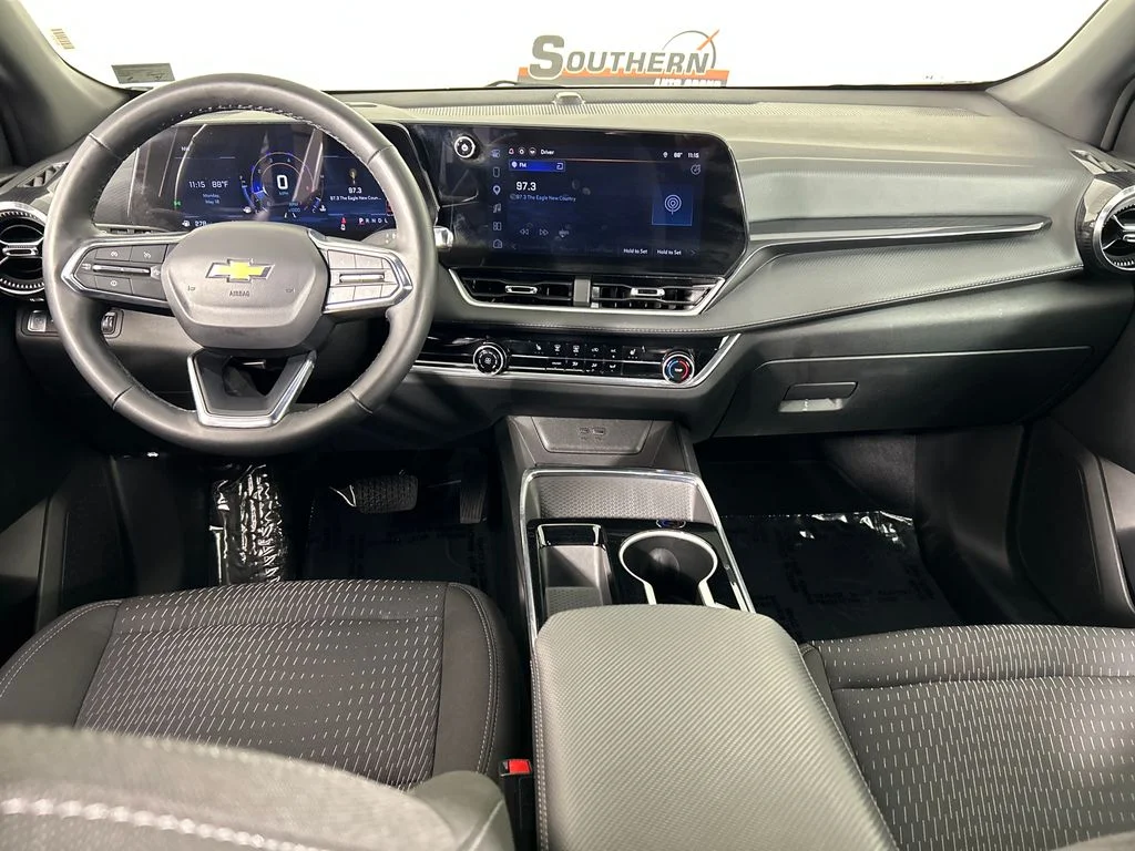 Used 2025 White Chevrolet LT image 18