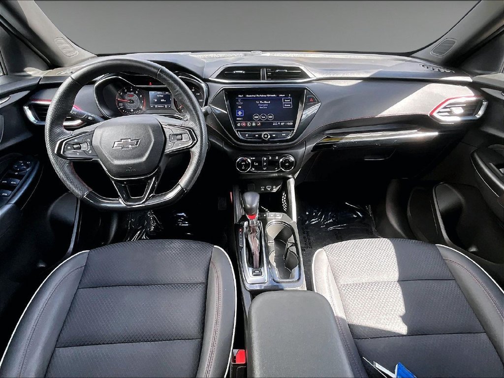 Used 2023 Gray Chevrolet RS image 17