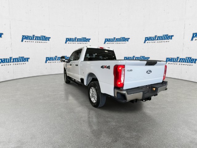 New 2027 White Ford XLT image 9