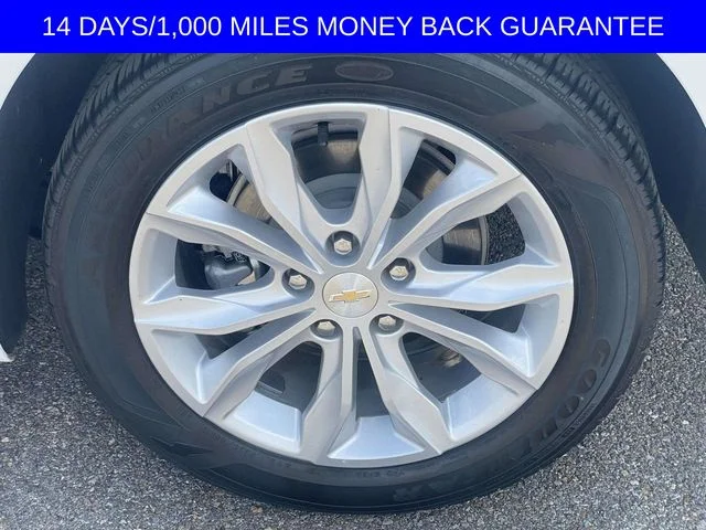 Certified Used 2025 Summit White Chevrolet LT image 9
